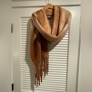 Steve Madden brown multi scarf
